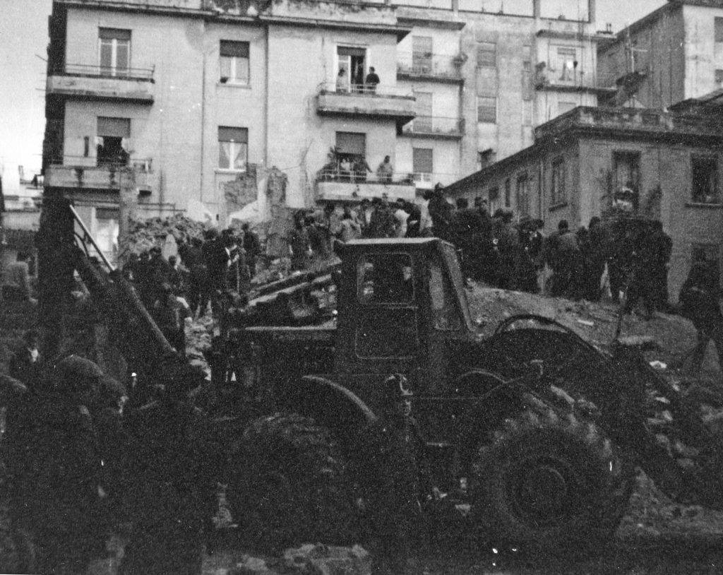 Il terremoto in Irpinia del 23 Novembre 1980, di Giorgio Ferrato